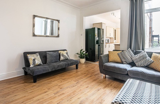 Regent House - Newly refurbished modern 4 bed house on a quiet residential street, with garden, l...