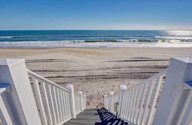 Oceanfront Home w/ Views | Pool| Hot Tub| Elevator