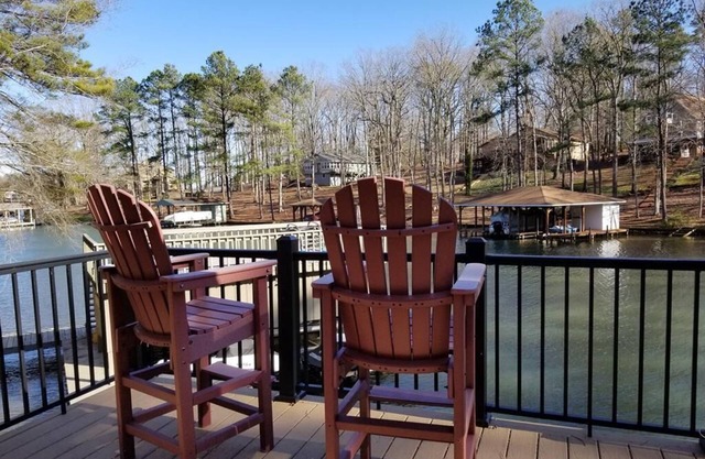 Relax among the palms at Reeled Inn on Beautiful Lake Gaston
