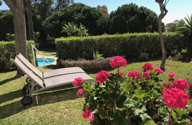 Villa Familiale Dans Jardins tranquilles avec Piscine Commune