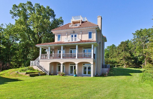 Détendez-vous et de renouer avec des vues imprenables sur The Historic James River