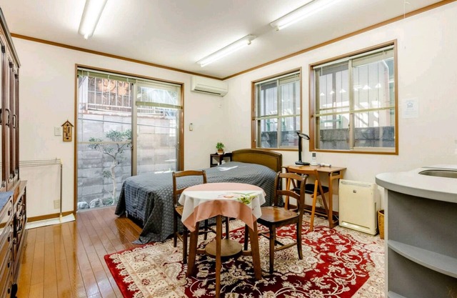 Relax and unwind in a room with a Simmons bed Limited to one group Close to 3 train lines - MOZU HOUSE A room / Sakai Ōsaka