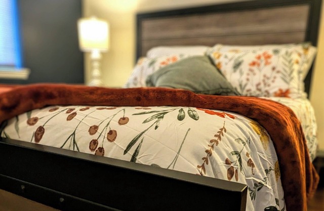 Escape on Hambright's Alley! Walk 2 everything! Cyclist Welcomed & Pet friendly!