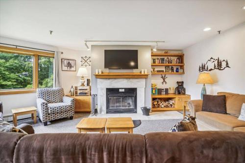 Relax at Highridge B16B Mountain View Condo with Fireplace, Sauna & Resort Perks