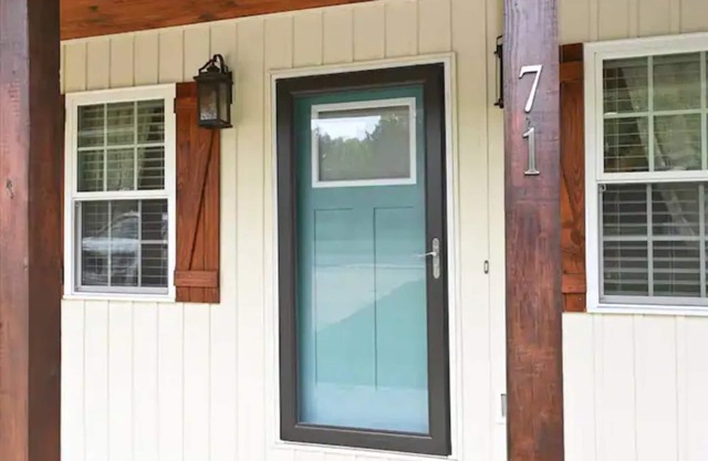 The Blue Bird offering 2 bd/2ba with free parking