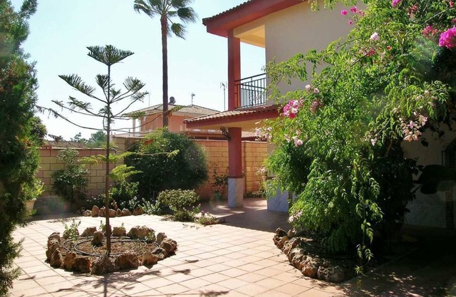 Fabuleuse villa indépendante de 140m2 avec jardin de 800m2.