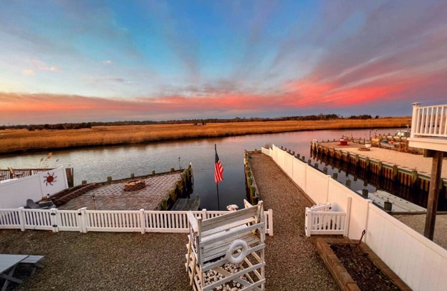 RELAX..Beautiful Waterfront Bungalow..Modern,Clean,Quiet,& Serene.Minutes to LBI
