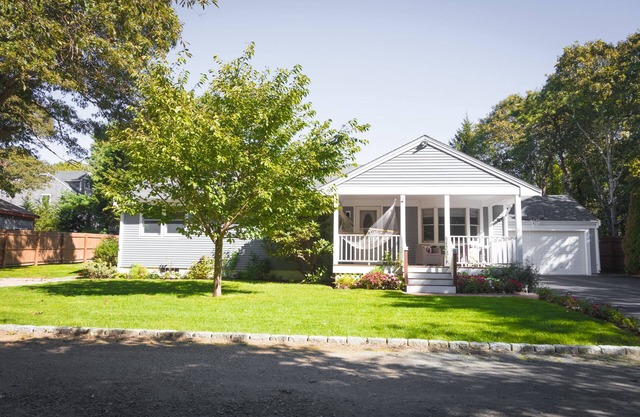 Relax by Oak Bluffs Harbor, enjoy your 3-bedroom East Chip retreat