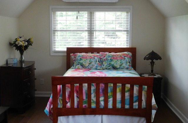 Relax by the lake in private studio apartment.