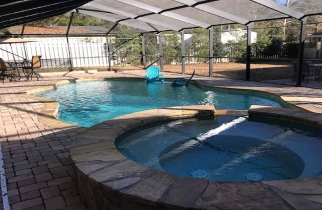 * NOUVEAUX TARIFS INFÉRIEURS * Piscine chauffée privée * ~ 5BR / 4BA * À proximité de la plage, Ent, boutiques Animaux de compagnie