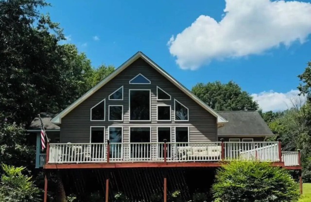 Relax & enjoy the river view, 5 min to Huntsville