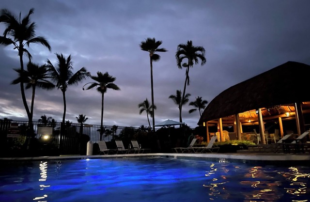 Détendez-vous et profiter de la chaleur d'Hawaii dans un 2 BR / 2 BA Condo