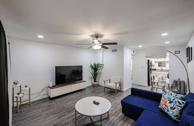 Relaxing 2br/2b w/Pool & Spa