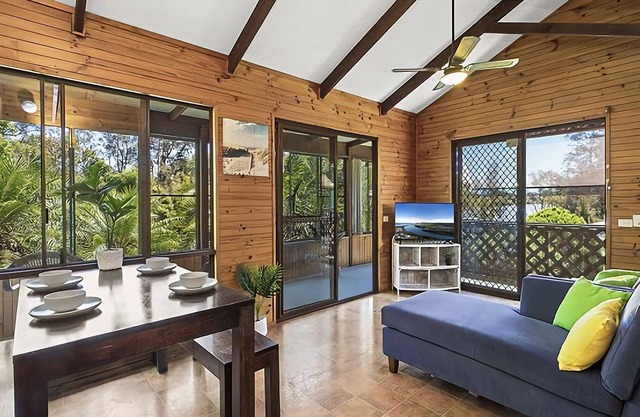 Waterside Cabin for 5 in Mylestom