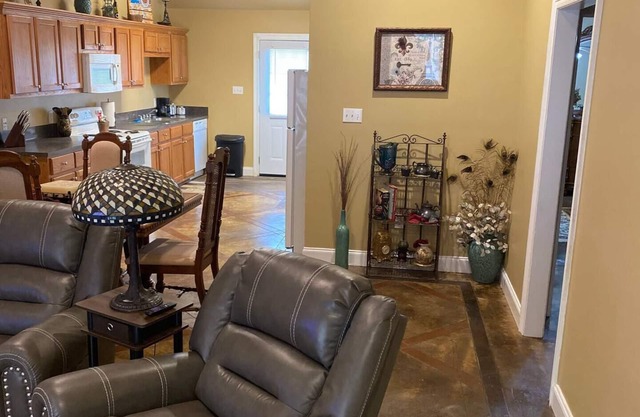 Relax in our beautiful New Orleans themed townhome