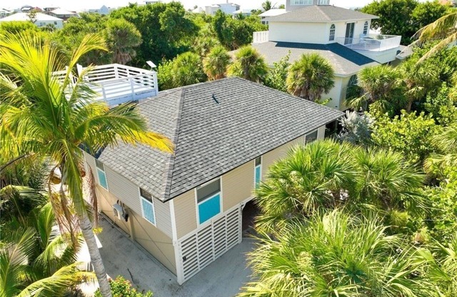 Relax in Paradise: 2-Bedroom Island Retreat with private Pool & Golf Cart!
