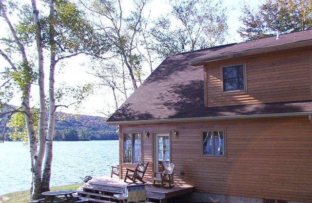 Détendez-vous au calme dans ce magnifique chalet situé au bord d'un lac