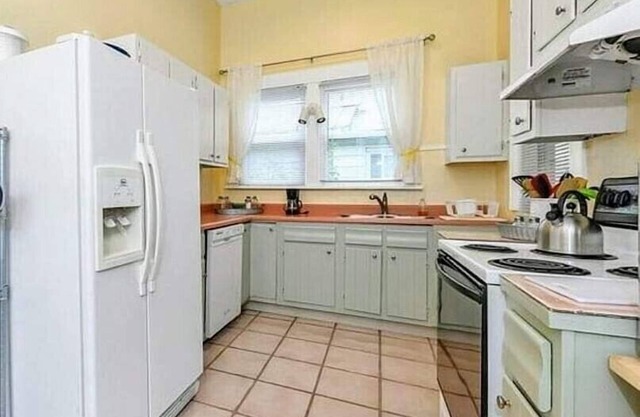 Relax near thrills! One bedroom retreat, quick 10 min ride to Kings Island.