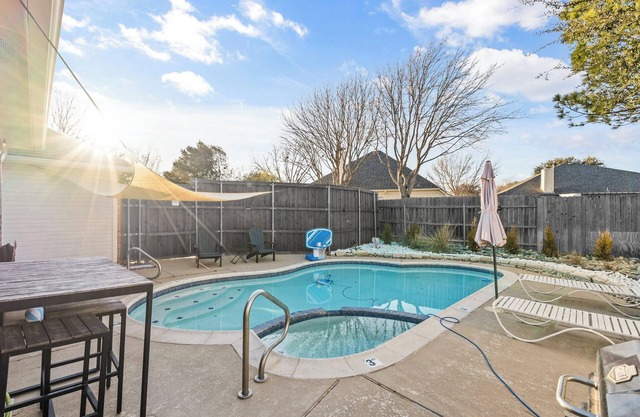 Luxury Estate Style! Pool & Spa with Pool Table and Board Games