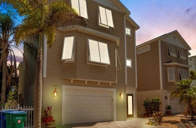 Gulf Getaway, maison privée récemment rénovée, à quelques pas de la plage !!