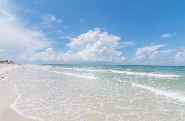 Relax with Family at the Beach!