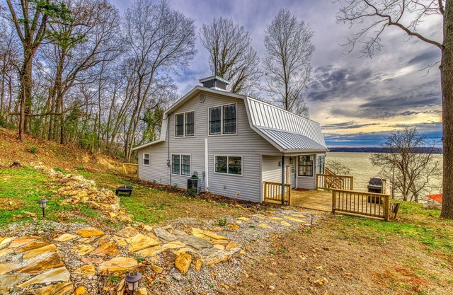Relax with the family at this beautiful lakefront cabin located on Wilson Lake!