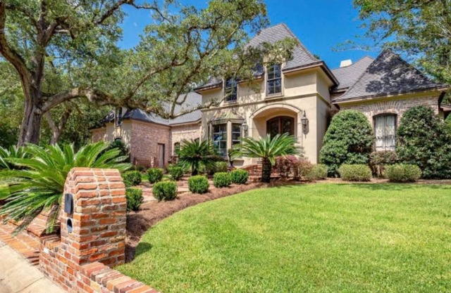 Relax with the whole family at this peaceful location with backyard oasis