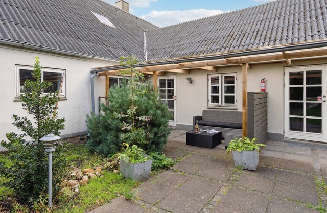 Relax with your family in this cozy vacation home in a West Jutland farmhouse.