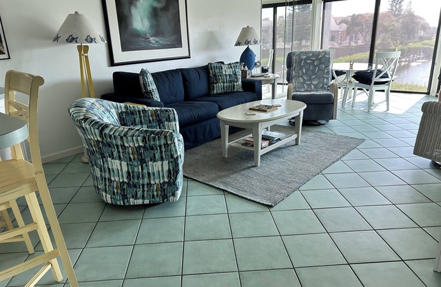 Détendez-vous par le golfe dans notre belle 2br Condo