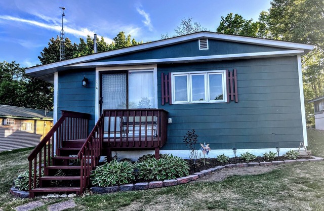 Relaxing 2-Bedroom Cottage Getaway in Bagley, WI