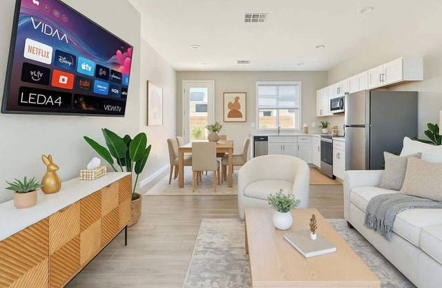 Relaxing 2BD | 3Bed | 70" Smart TV | Free Parking