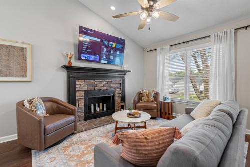 Relaxing 3-Bedroom Home Close to City Center