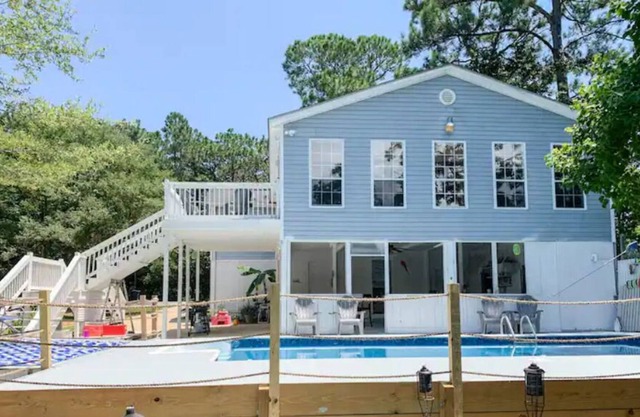 Relaxing 3BR 2BA Waterfront Getaway w/ Pool & Fishing Pier