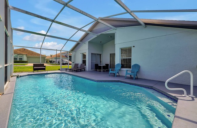 Nouvelle salle de jeux Maison familiale de 4 chambres avec piscine située à 30 minutes de Disney