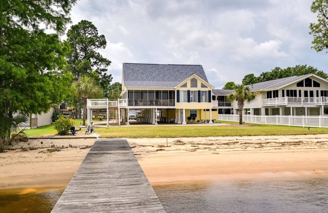Relaxing 3 BR River Getaway w/ Boat Dock!