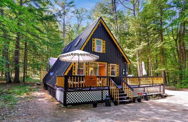 Relaxing A-Frame with Hot Tub and Lake Access