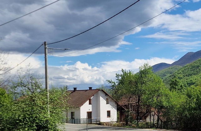 Relaxing and charming 2-bedroom house in fantastic area near Plitvička jezera