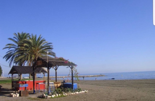 Appartement relaxant 1ère ligne de plage El Palo. Ensoleillé et calme. WIFI