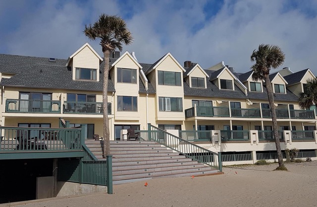 Détente Oceanfront Condo