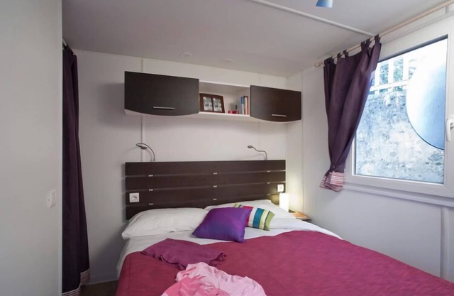 Mobilehome Deluxe avec véranda couverte près du lac Trasimène