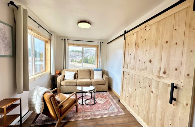 Relaxing Cabin with Waterfall near Glacier National Park - King Bed!