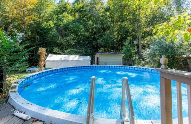 Ferme relaxante à 15 minutes du centre-ville, piscine, sentiers de randonnée