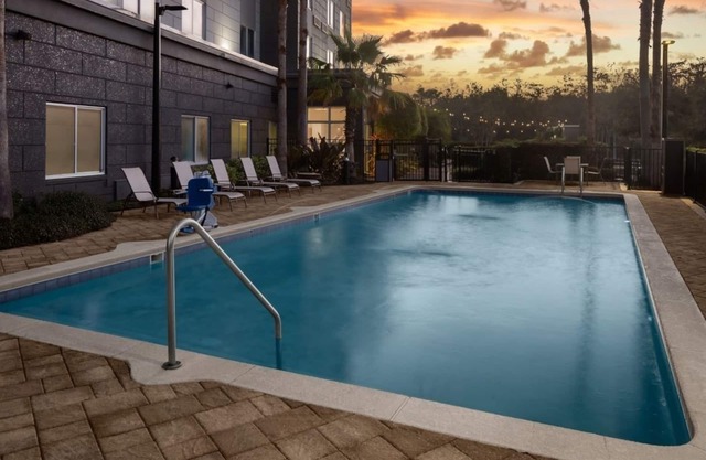 Relaxing Getaway! Outdoor Pool Access, Close to Walt Disney World Resort!