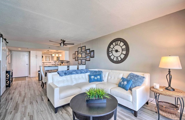 Relaxing Hudson Condo Steps from the Pool!