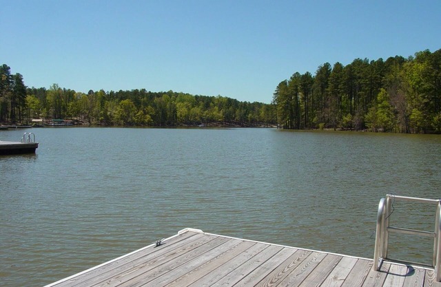 Relaxing Kerr Lake Cottage w/ Private Boat dock - Pet Friendly!