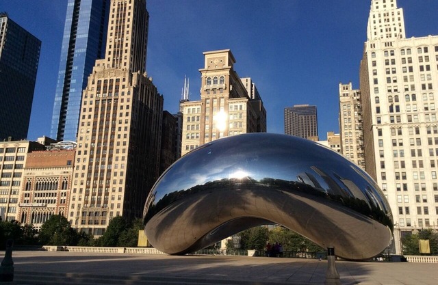 Relaxing King Stay! Pet-friendly Property w/ Gym | Steps to Chicago Riverwalk!