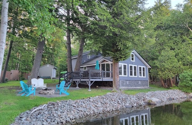 Charmante chambre 3 chambres face au lac Cottage sur Waters Edge, Sebasticook