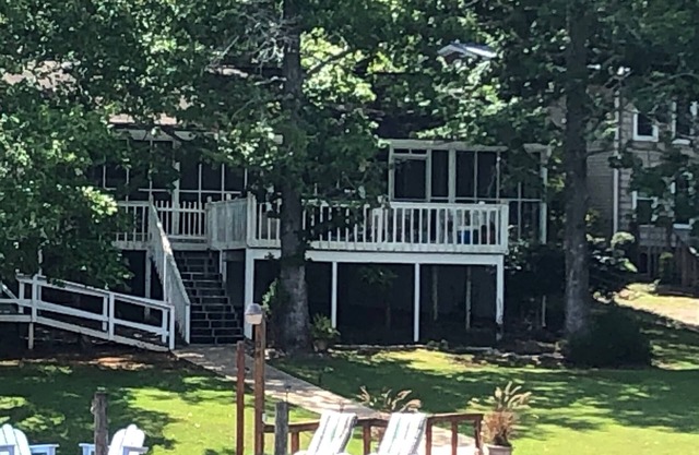 Lake Martin Waterfront Cabin
