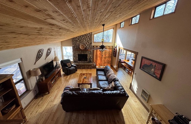 NEW LISTING - Relaxing cabin, fully stocked, with Wi-Fi in Pinetop Country Club