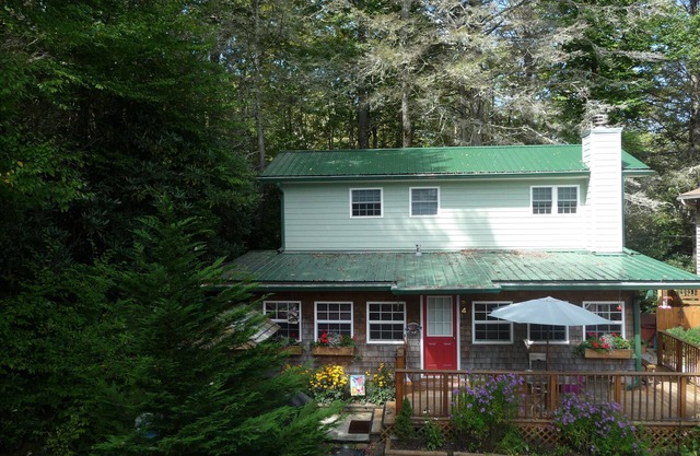 RELAXANT MOUNTAIN GET-A-WAY à Highlands, Caroline du Nord. BON pour toutes les saisons!